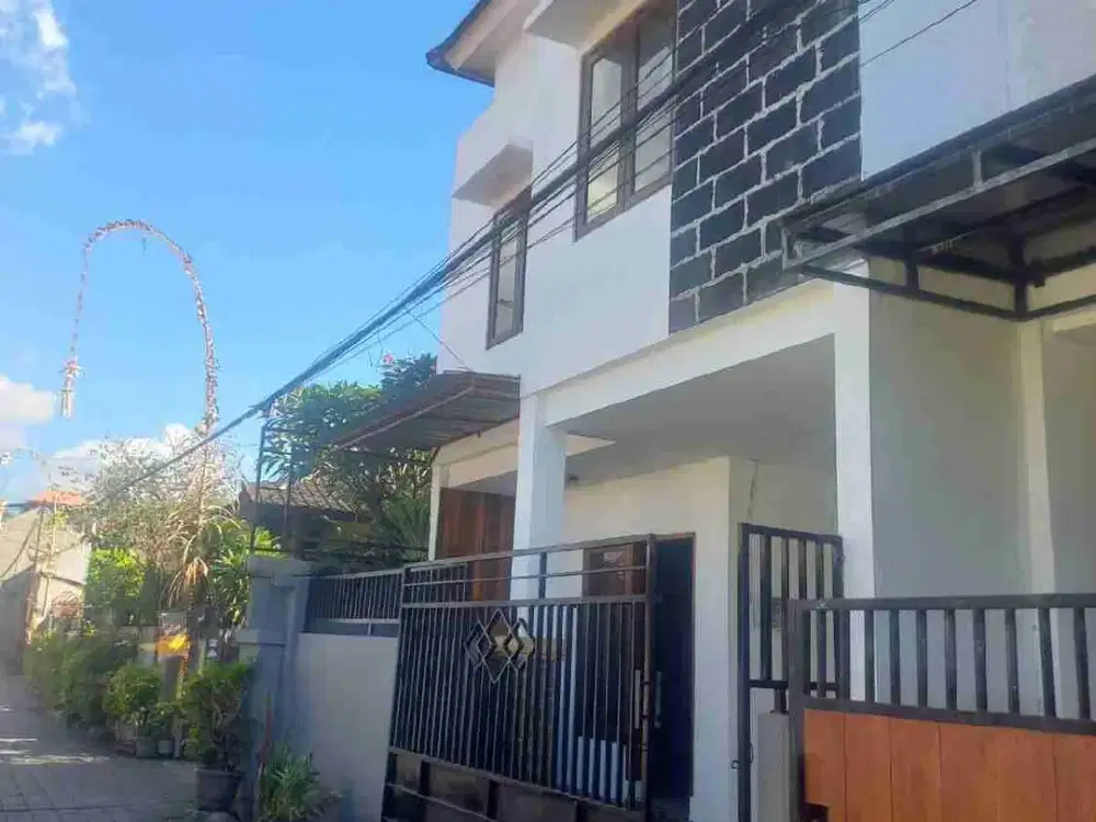 Dijual rumah  2 lantai  di Sesetan