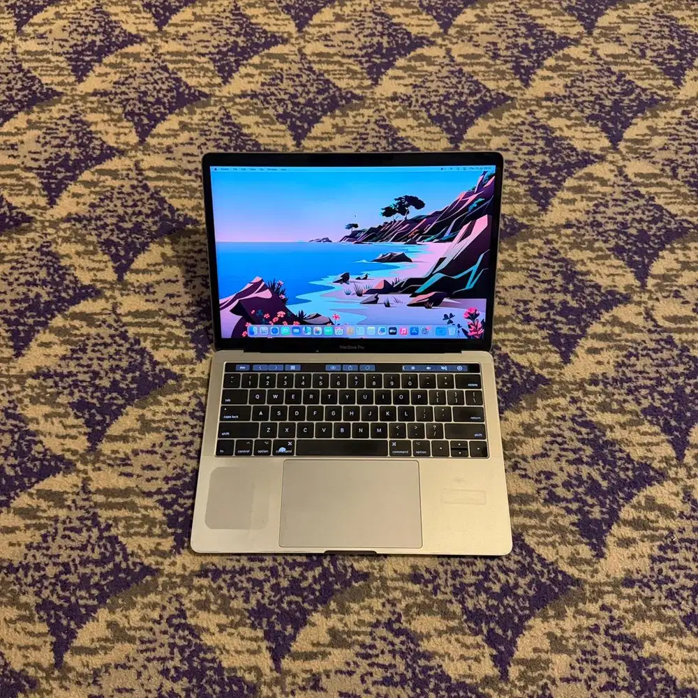 Macbook Pro 2017 13 inch Touchbar 8/256 Space Grey