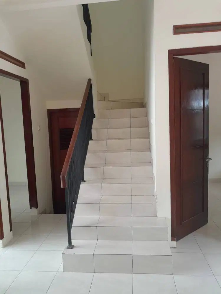 Disewakan cepat, Rumah Cluster Harmoni HZ8 no.10; Harapan Indah Bekasi