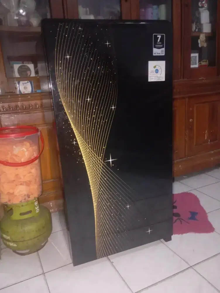 Kulkas 1 Pintu  AQUA AQR D185MSB/MSG (145 Liter)