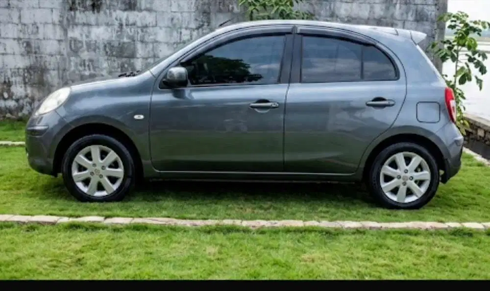 Nissan March 2011 Bensin