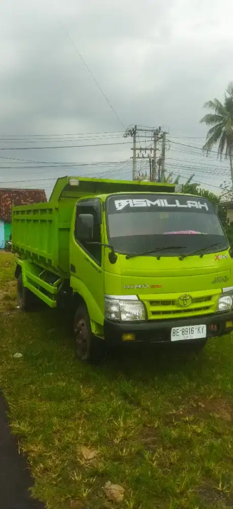 Di jual mobil damtruk hino dutro thn 2011 . 145jt nego yg minat chat