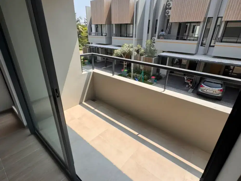 Disewakan Bangunan Baru BSD Cluster Belova, Lokasi di depan Eastvara Mall