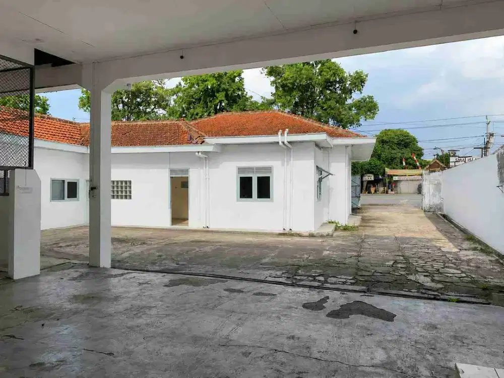 Di sewakan luas 500 m2 rumah - gudang