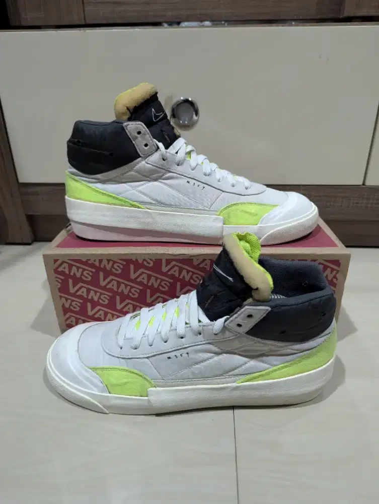 Sepatu Nike drop type preloved size 41