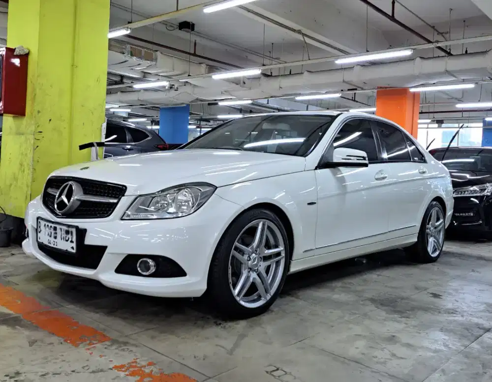 Mercedez benz C200 GCI 2013