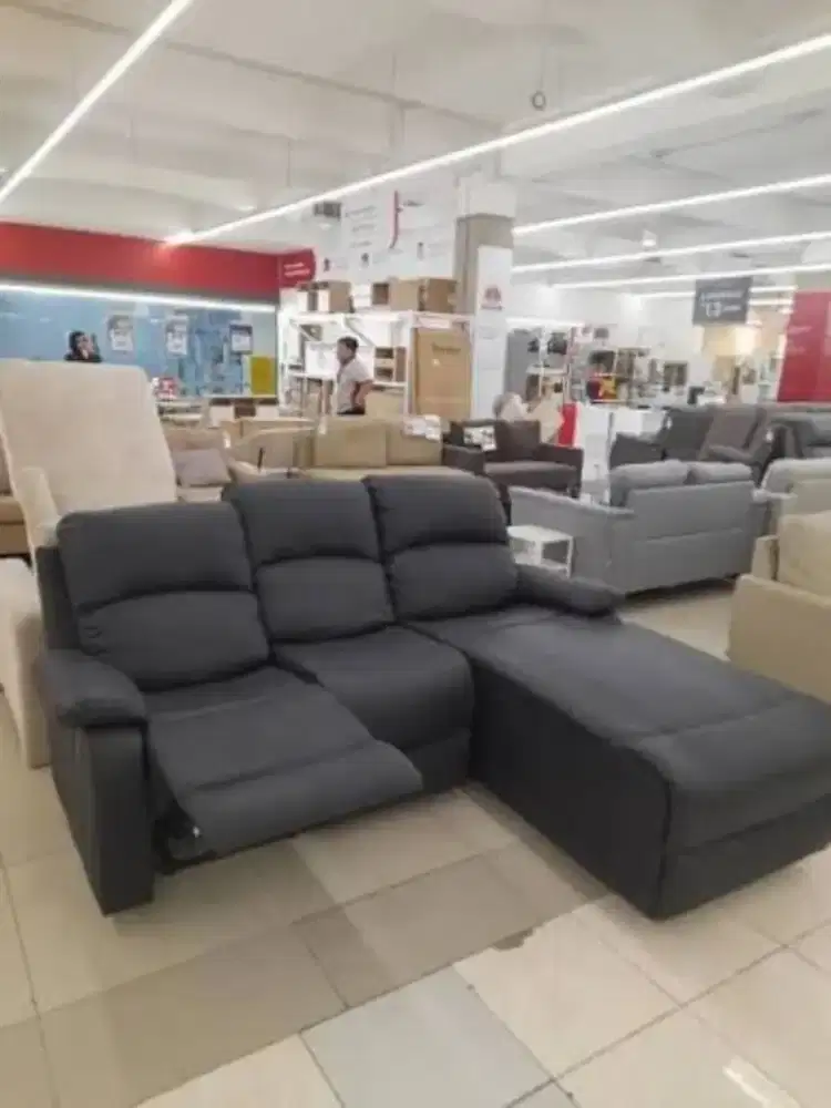 Sofa sectional kulit hitam Selma