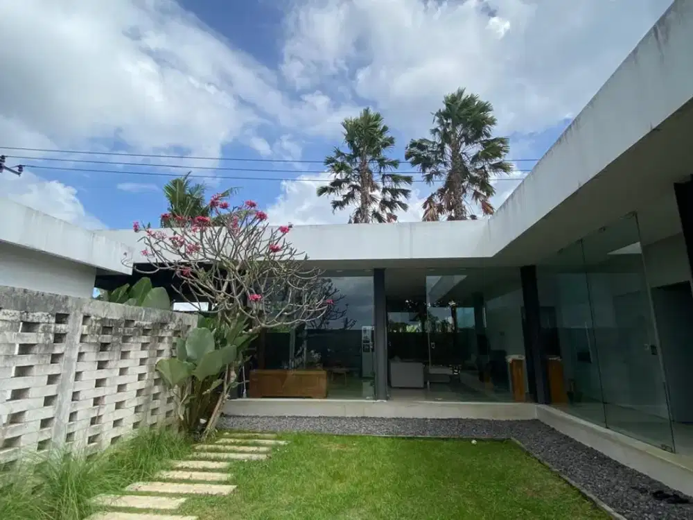 Villa For Sale / Freehold Pantai Saba Gianyar