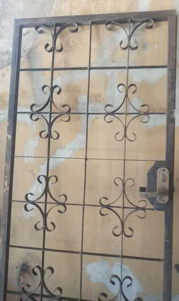 Pintu Teralis Besi