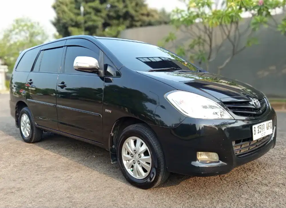 Toyota Kijang Innova 2.0 V AT Bensin 2009 Hitam Sgt Istimewa Sekali