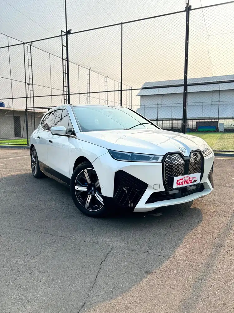 BMW iX electrix XDrive 4.0 White on black 2024 nik23 Siap pakai