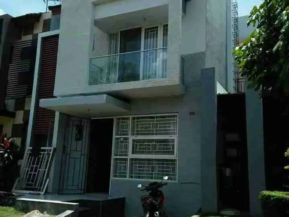 DIJUAL RUMAH SIAP HUNI DI ROYAL SERPONG VILLAGE (MRB37)