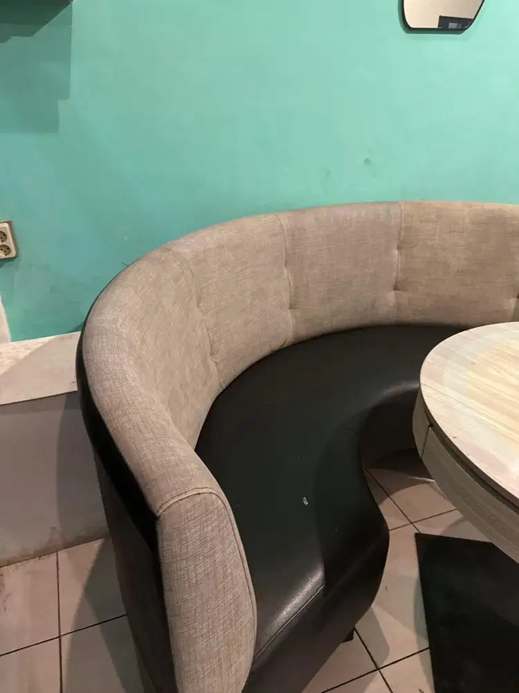Sofa bekas warkop