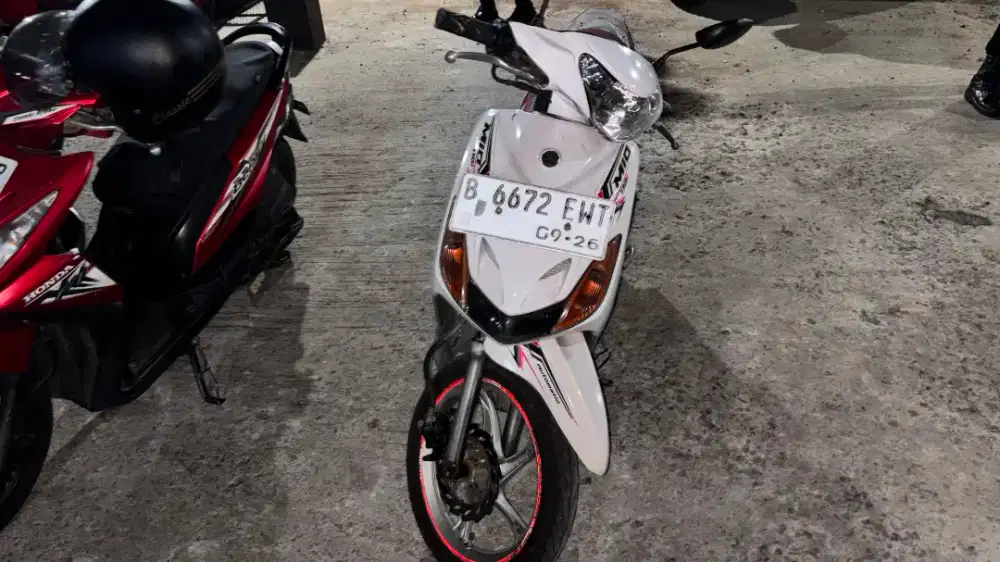 mio 2011 warna putih