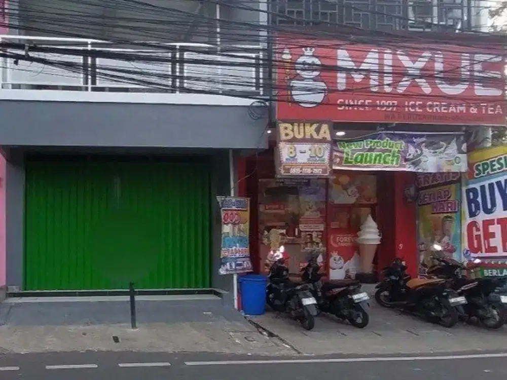 Ruko Ramai !!! 3 Lantai strategis di Jakarta Timur Siap Huni