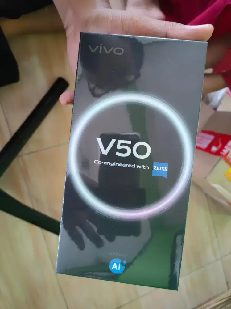 Vivo V50 12/256 warna idaman