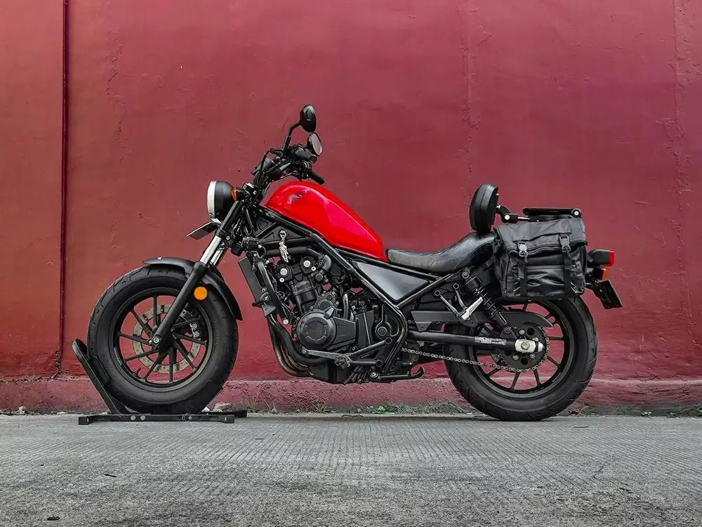 Honda Rebel 500 tahun 2017 RARE COLOR Low Odo Mulus TT FP Red Like New