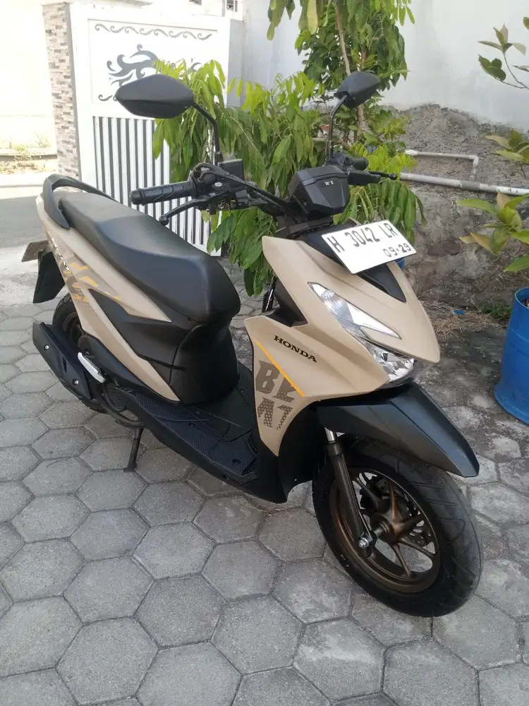 Honda Beat Street 2024 coklat