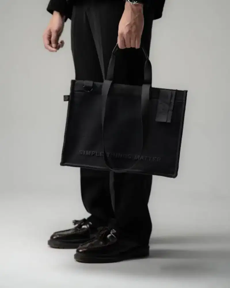 Black on Black Medium Catto Totebag - Ground Studio