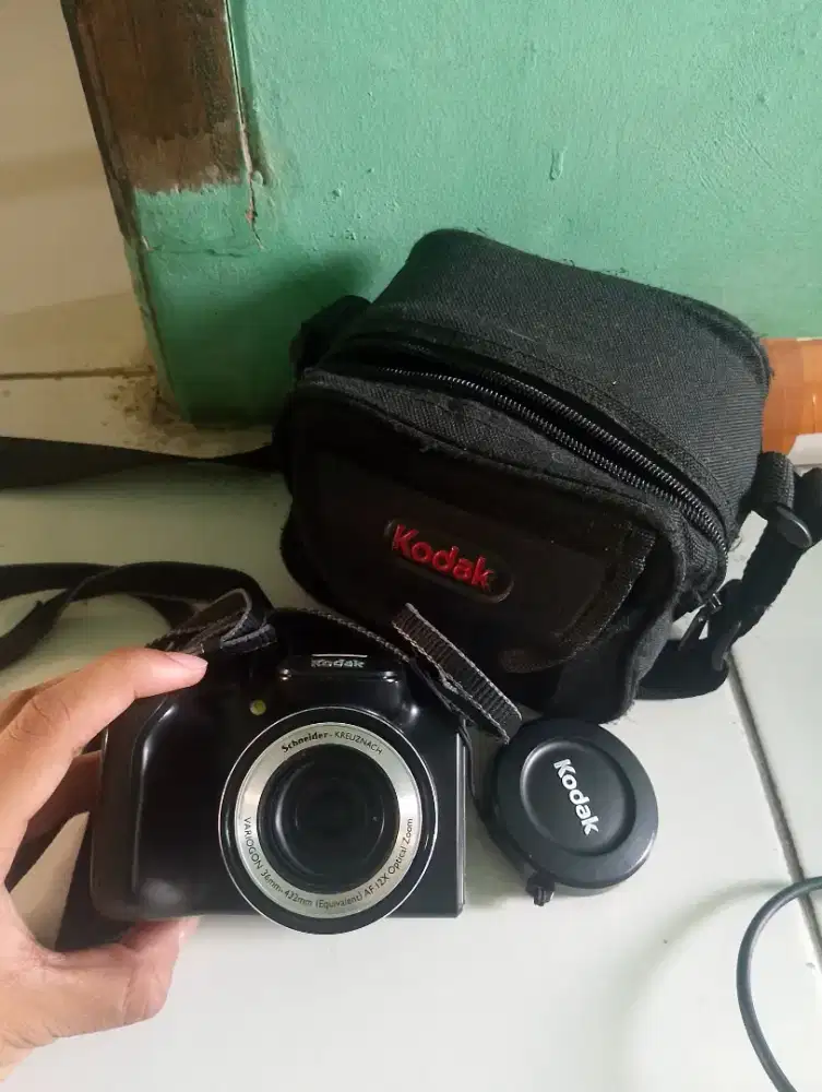 jual kamera matot Kodak easyshare Z712 IS+Tas+scrap+memory 1 GB