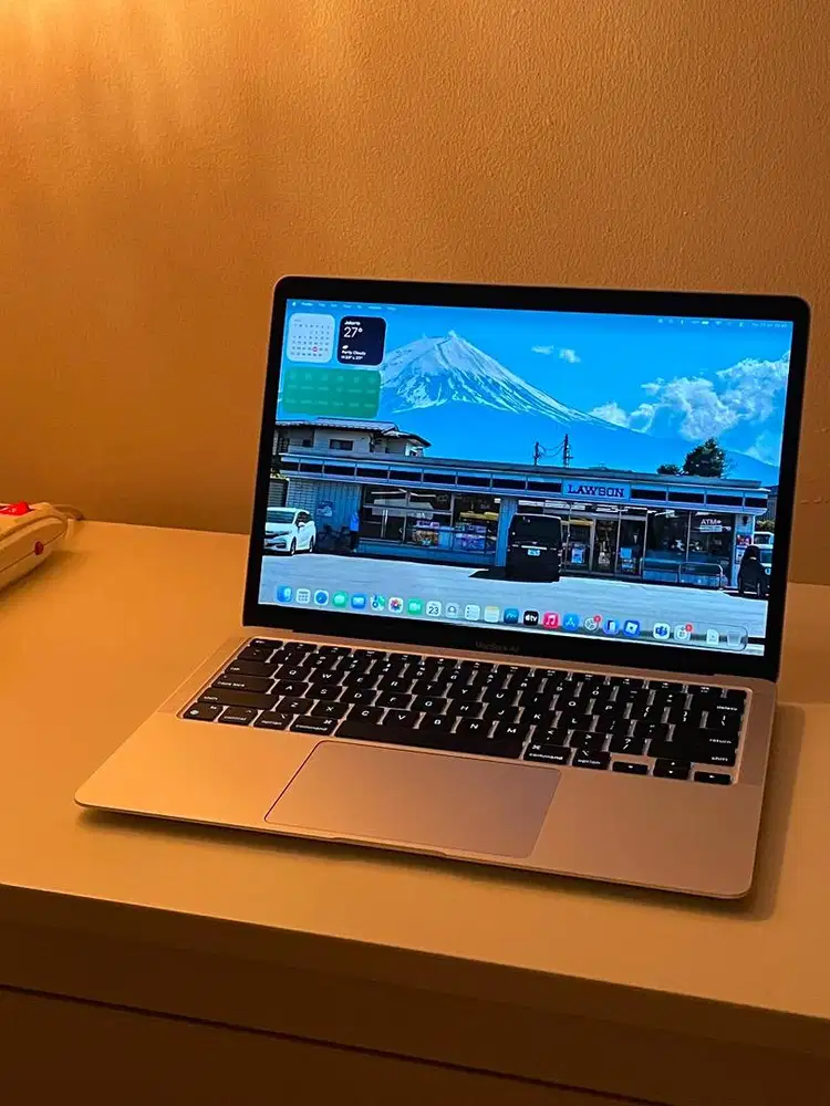 Macbook Air M1 2020 8/256 GB