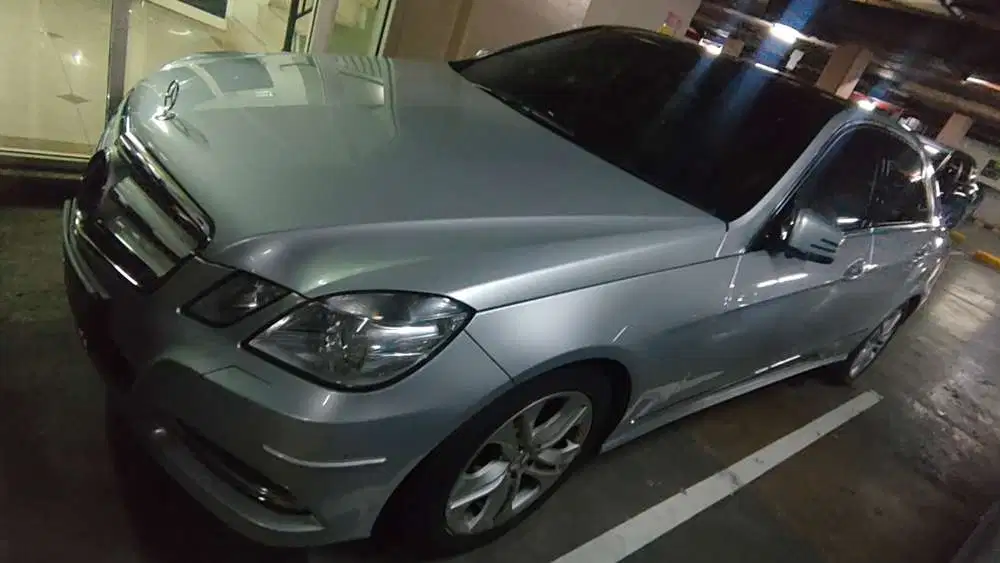 Mercedes-Benz E300 2011 Bensin