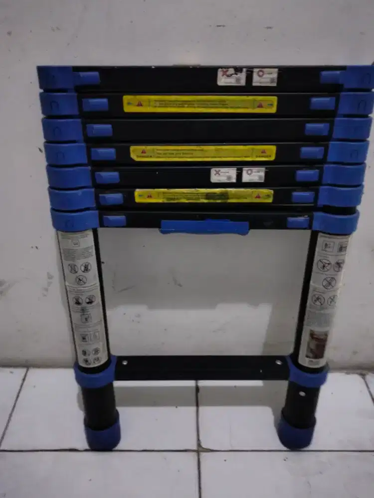 Tangga lipat teleskopik