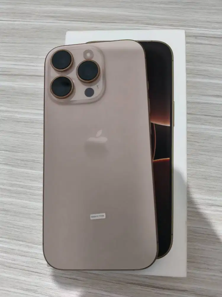 Iphone 16 pro titanium dessert, pemakaian 1 tahun