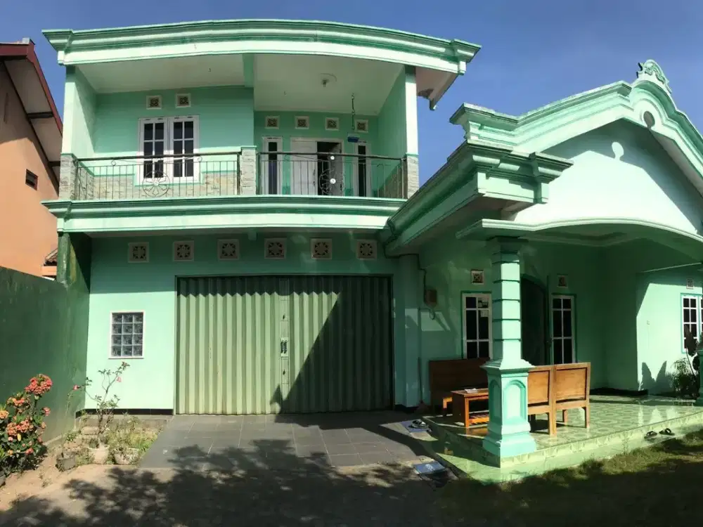 Rumah Besar Tanah Luas di Berbah Dekat Pabrik Motor Mega
