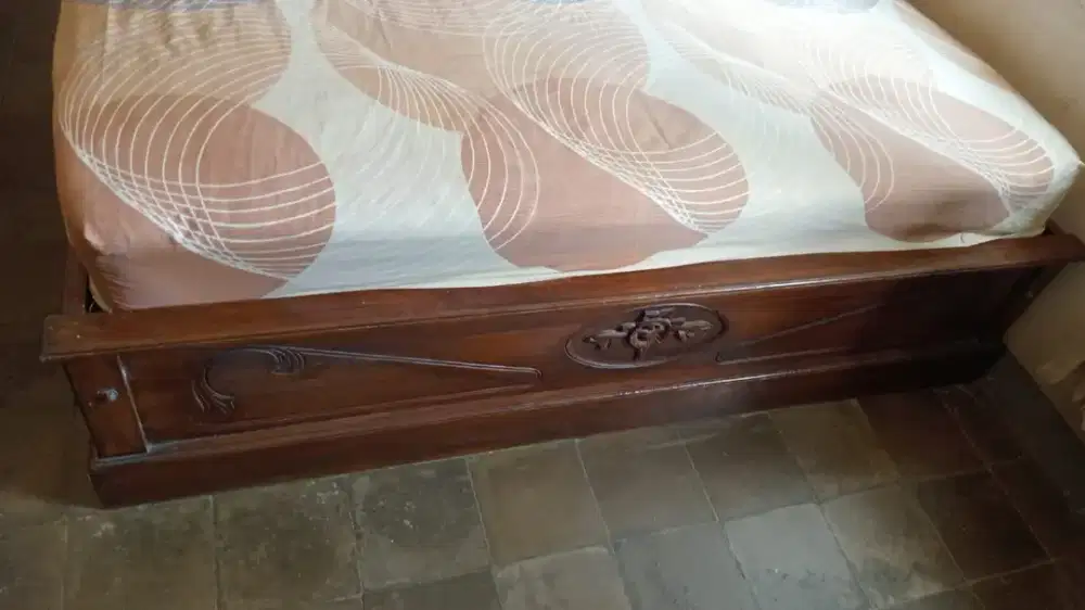 2 Dipan/tempat tidur