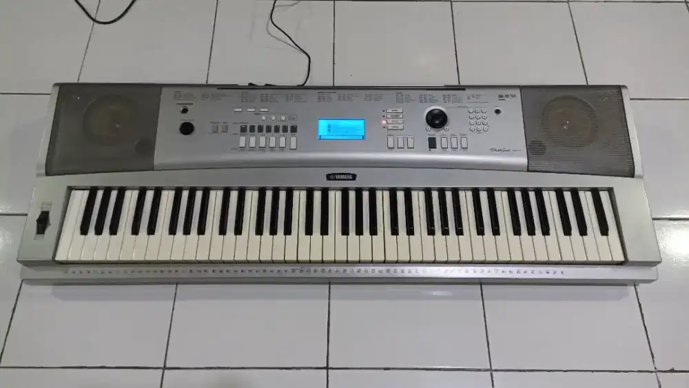 Keyboard YAMAHA DGX-220