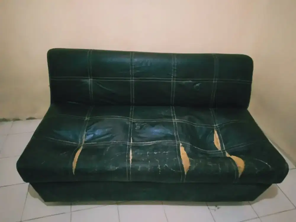 Sopabed:             JUAL MURAH SAJA KETIMBANG MAJANG DI GUDANG