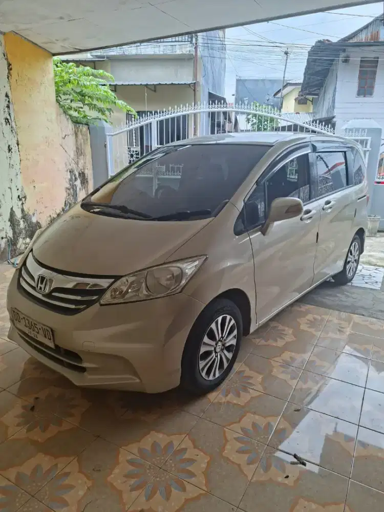 Honda freed S 2013