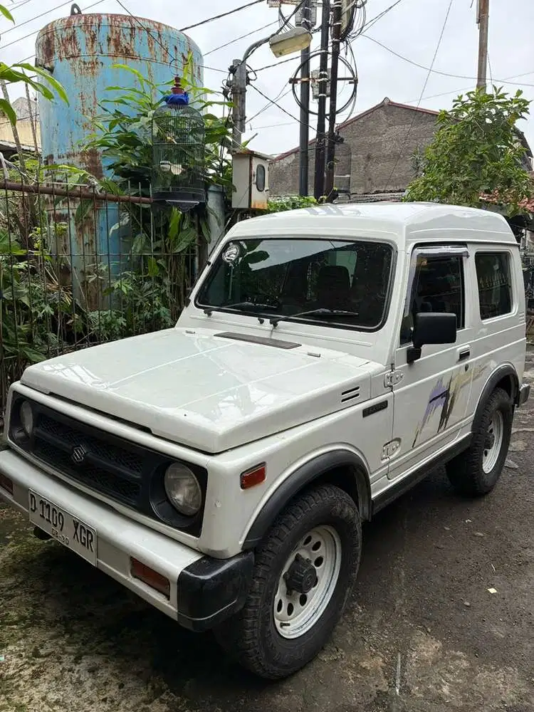 Suzuki Jimny 2000 Bensin