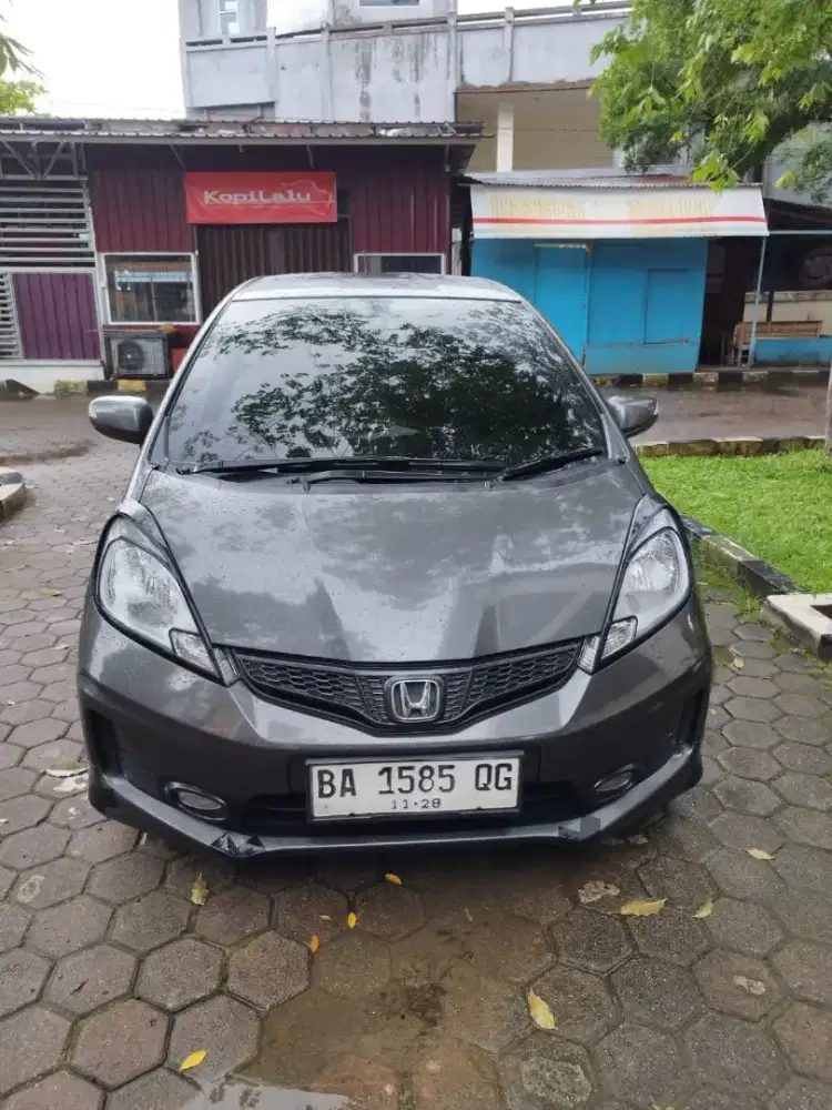 Dijual honda Jazz RS A/T GE8 2011