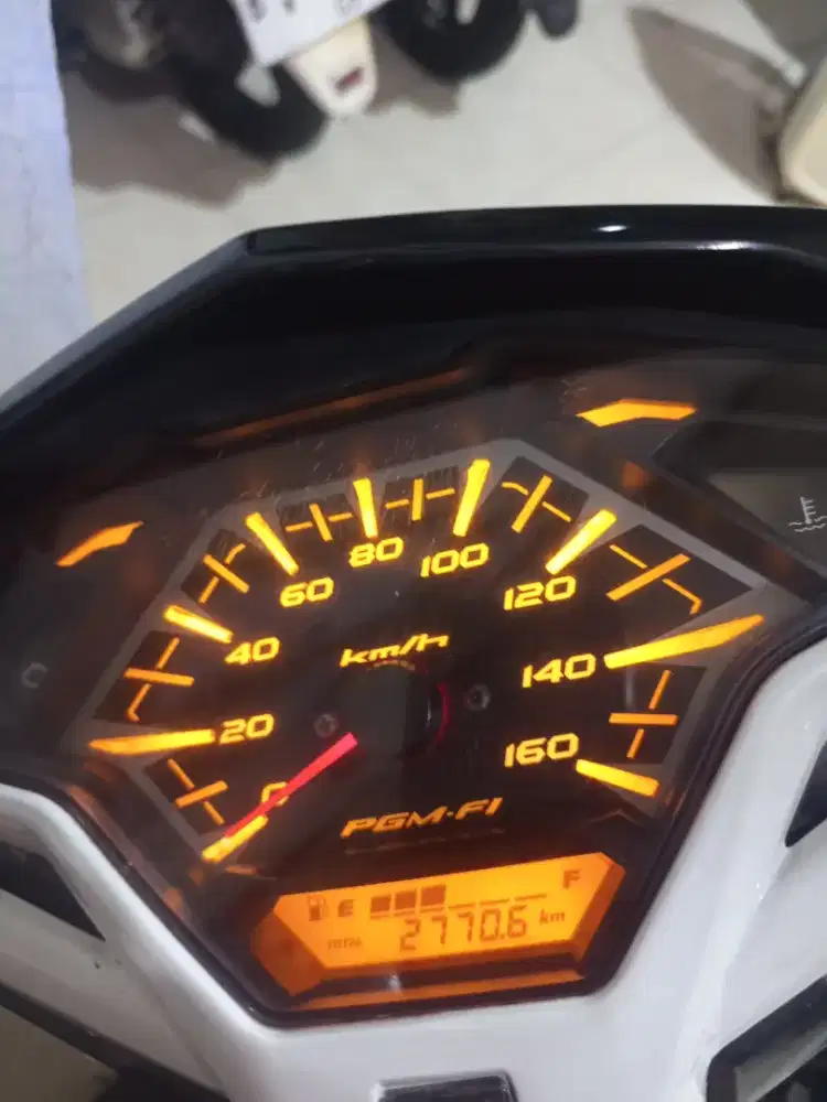 Vario 125 new old