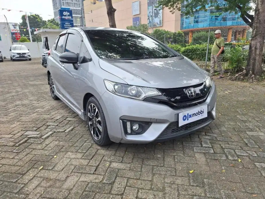 DP MURAH Honda Jazz 1.5 RS Bensin-AT 2016 Abu CWYZB