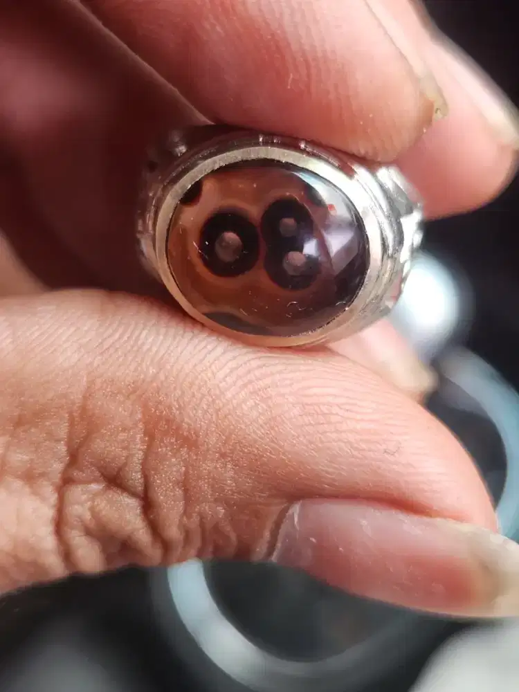 Batu motif angka 8