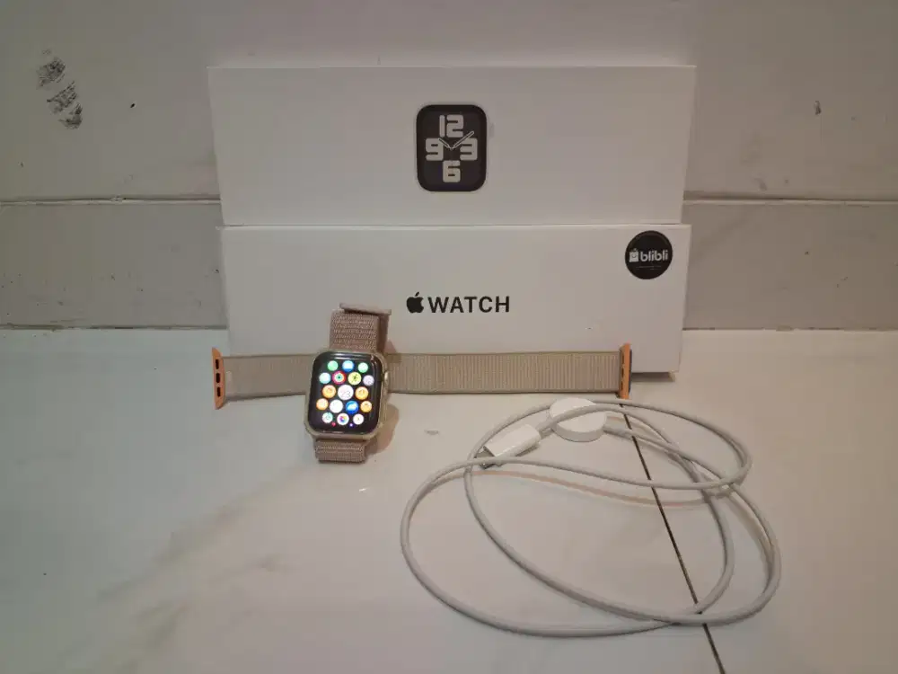 Apple Watch SE Gen 2 40mm LIKE NEW