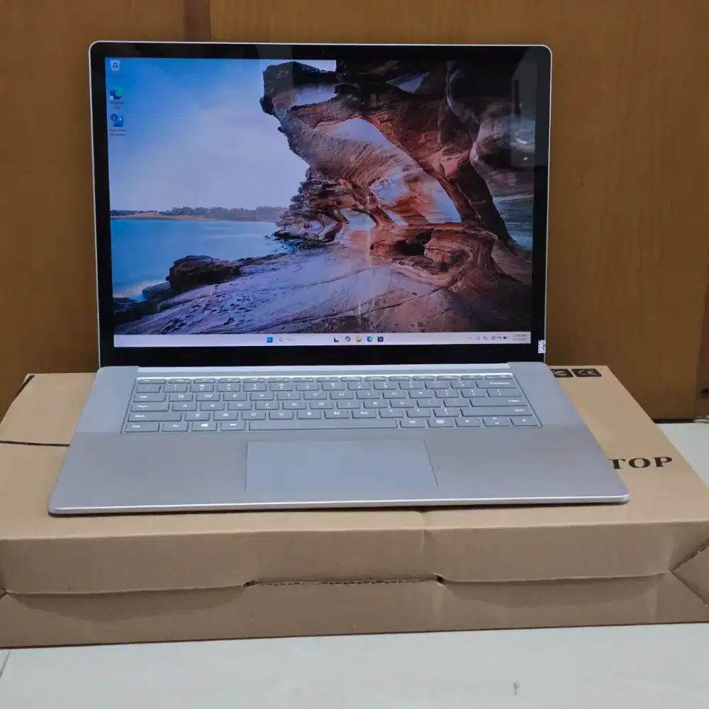 Microsoft Surface Laptop 3 ultrabook flagship Ryzen 5 gb