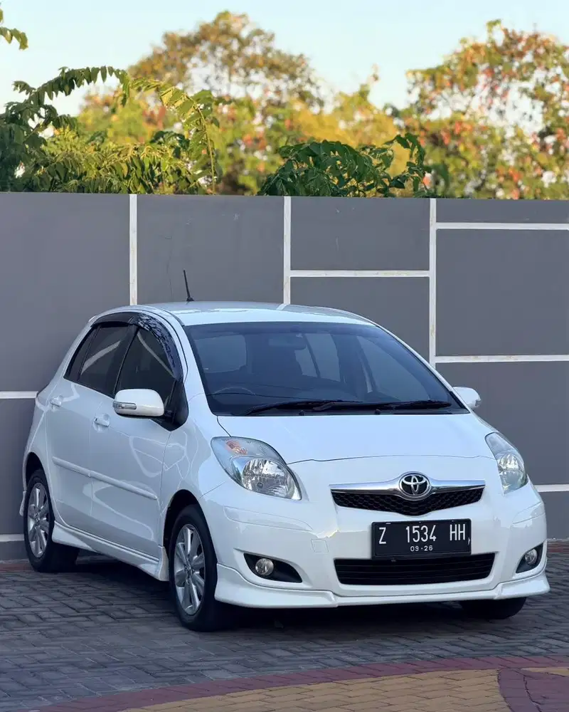 TOYOTA YARIS S LIMITED 2011