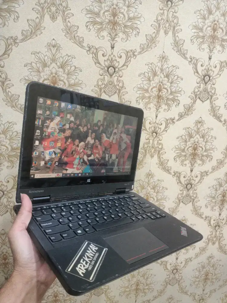 Lactop Lenovo Thinkpad yoga 11e ram 8 SSD 128 normal semua nya