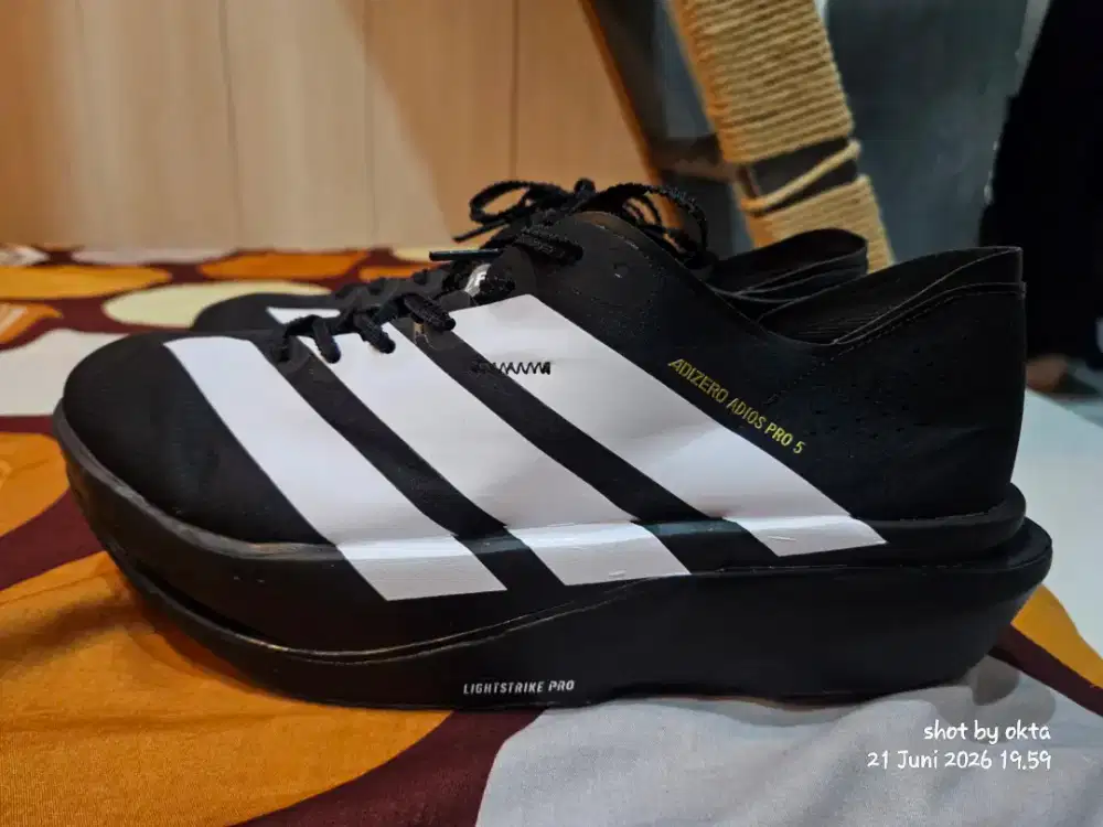Sepatu adidas adizero pro 5