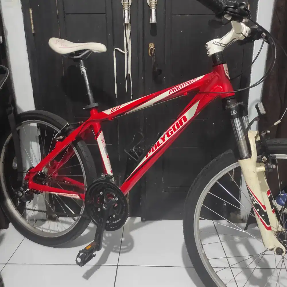 Sepeda polygon premier 2.0 alloy