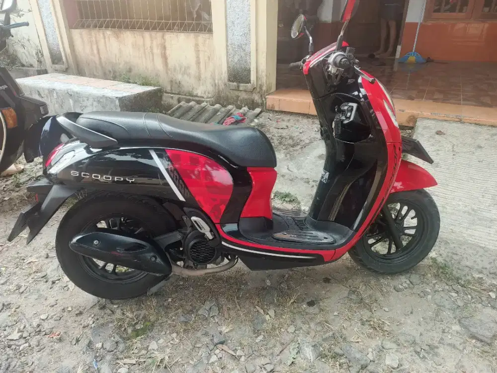 SCOOPY 2021 SPORTY RED