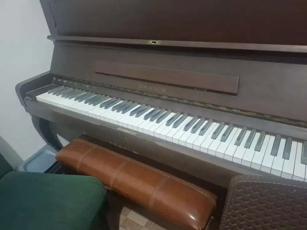 Piano Bekas Merk SAMICK