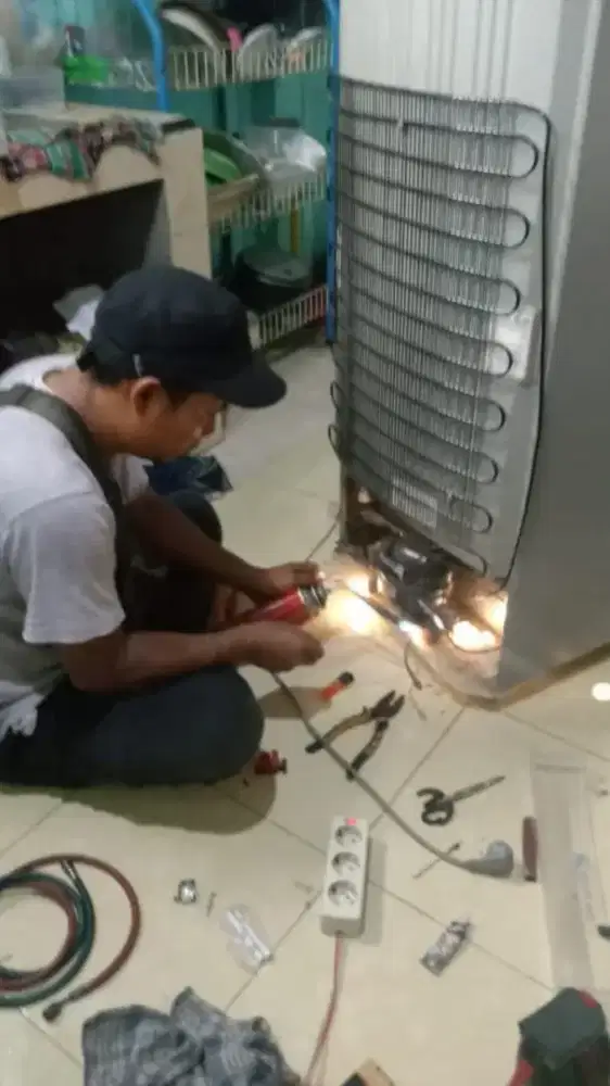 Jasa service kulkas,m.cuci dan ac panggilan