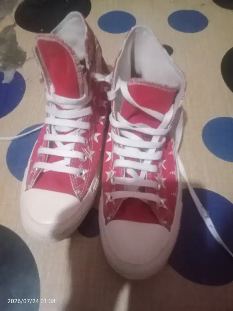 Di jual sepatu Converse Vietnam