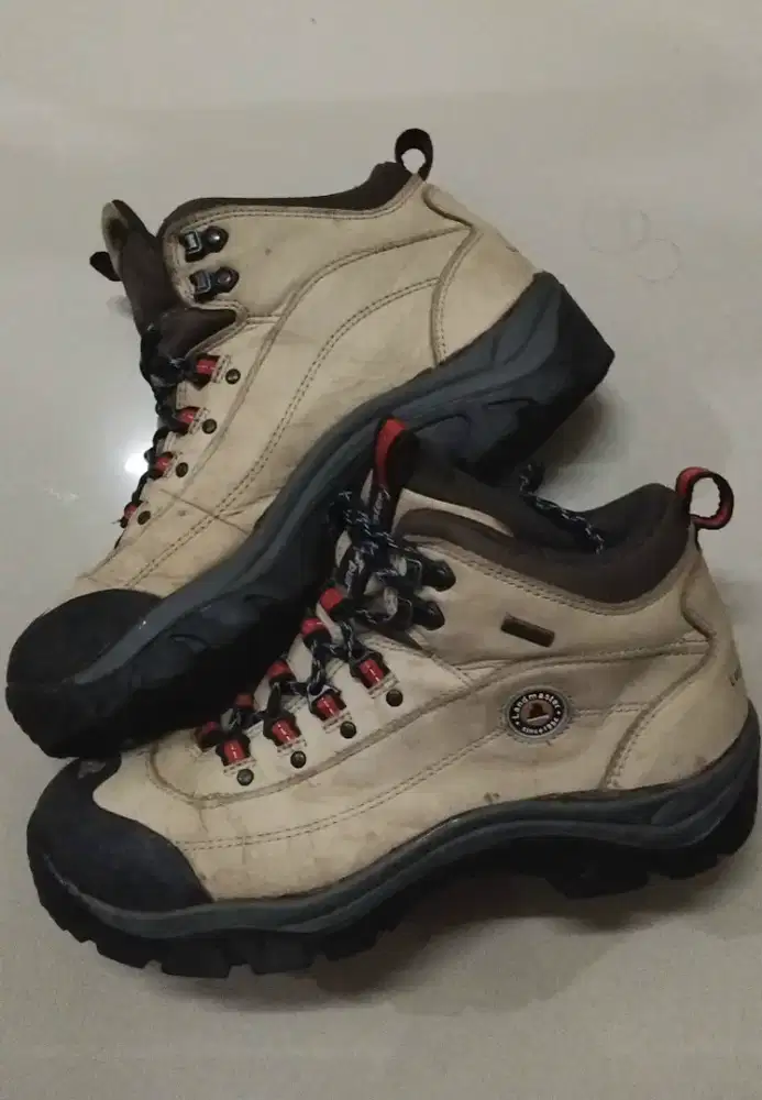 Land Master 42/27 Mid Cut Goretex kulit premium