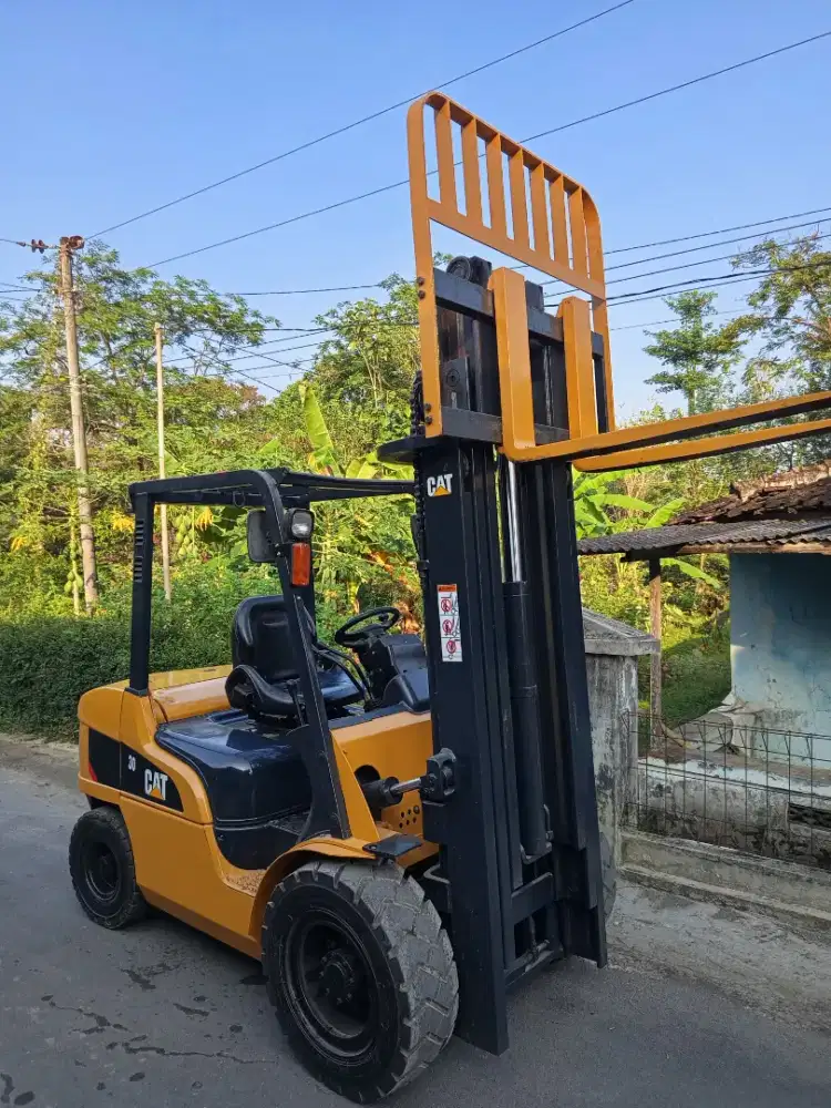 Forklift 3 Ton Caterpillar Three Lift 4,5 meter Diesel 2020